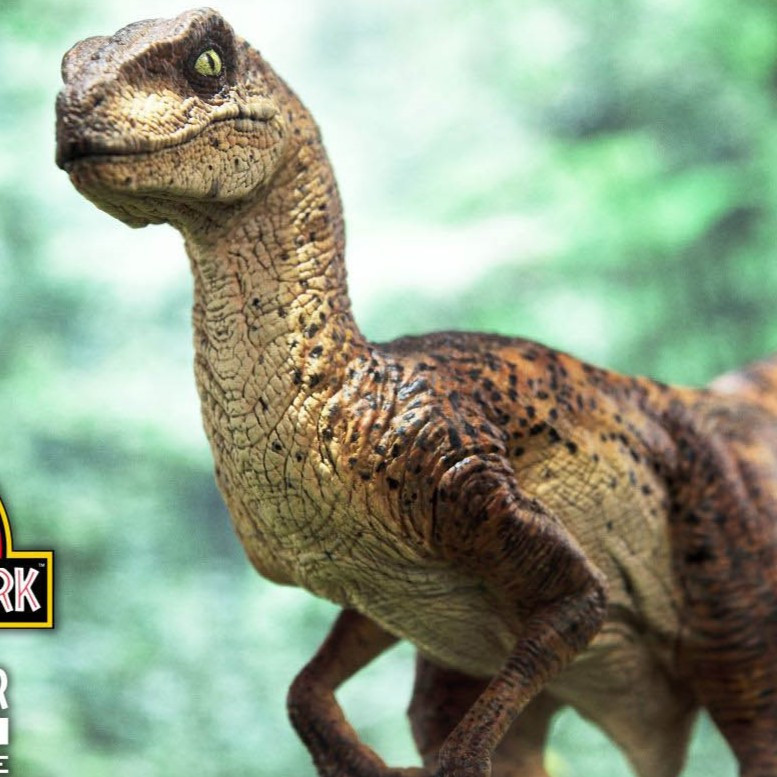 P1 PCFJP-08 Jurassic Park Velociraptor Closed Mouth