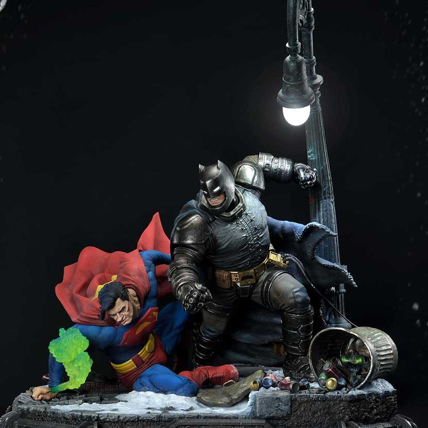 P1 UDMDCDK3-01 DKR BATMAN VERSUS SUPERMAN 